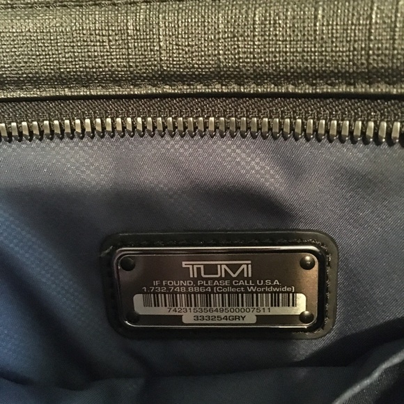 Tumi Bag-Gates Slim Messenger Leather/Canvas Laptop Bag - Picture 3 of 14
